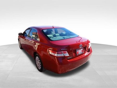 Used 2010 Toyota Camry LE image 6