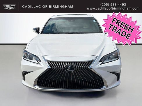 Used 2019 Lexus ES 350 w/ Premium Package FWD image 2