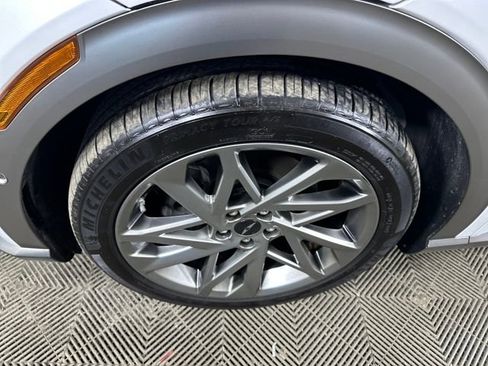 Used 2023 Genesis GV60 Advanced image 10