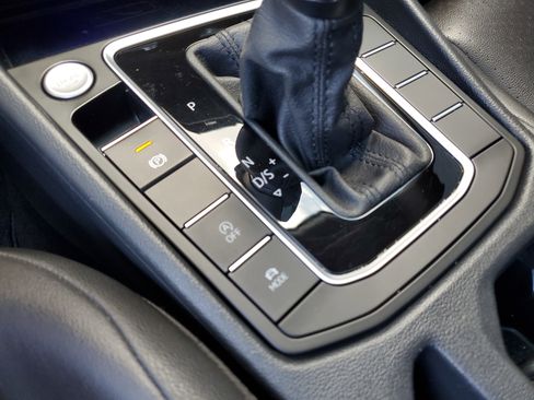 Used 2020 Volkswagen Jetta SEL image 25