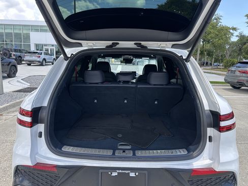 Used 2022 Genesis GV70 3.5T Sport w/ Sport Prestige Package AWD/4WD image 10