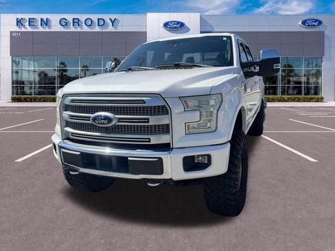Used 2015 Ford F150 Platinum w/ Equipment Group 701A Luxury AWD/4WD image 3