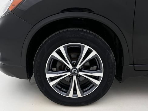 Used 2019 Nissan Rogue SV w/ Premium Package image 26