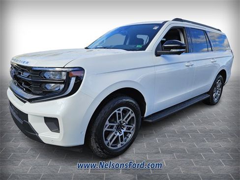 New 2025 Ford Expedition Active image 3