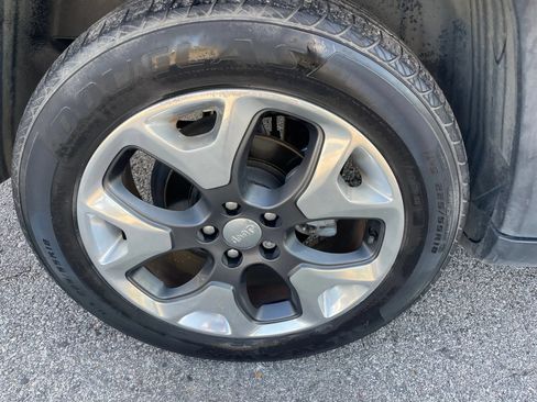 Used 2018 Jeep Compass Limited AWD/4WD image 13