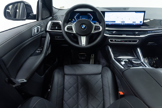 Certified 2026 BMW X6 xDrive40i AWD/4WD image 3
