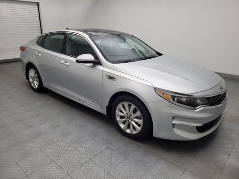 Used 2018 Kia Optima EX w/ Premium Package FWD image 11