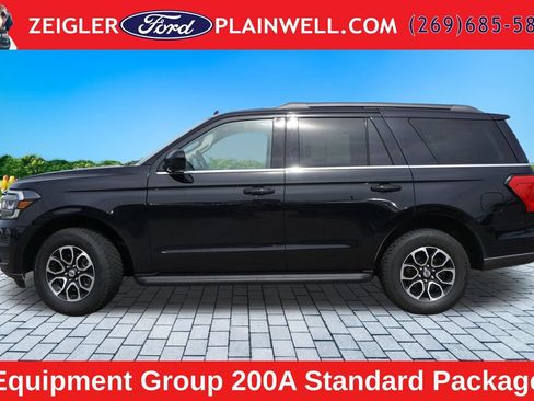 Used 2024 Ford Expedition XLT AWD/4WD image 2