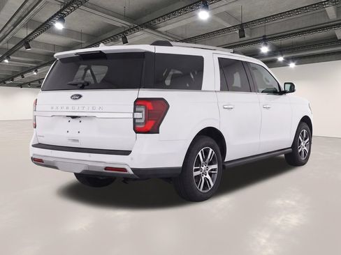 Used 2024 Ford Expedition Limited RWD image 4