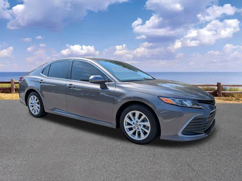 Used 2023 Toyota Camry LE FWD image 10