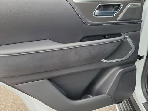 New 2026 INFINITI QX80 Luxe image 8