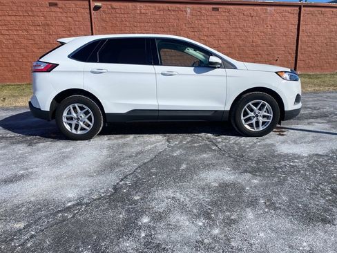 Used 2024 Ford Edge SEL w/ Convenience Package image 8