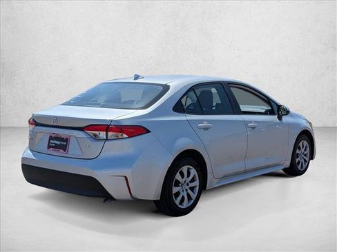 Used 2024 Toyota Corolla LE FWD image 5