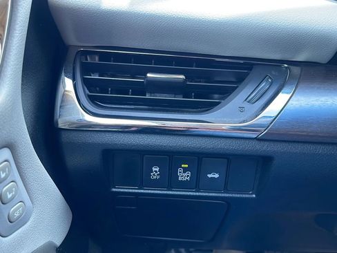 Used 2016 Toyota Avalon XLE Premium FWD image 17
