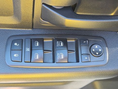 Used 2018 RAM 2500 Tradesman w/ Chrome Appearance Group image 13