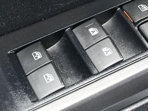 Used 2023 Toyota Tacoma TRD Off-Road AWD/4WD image 15