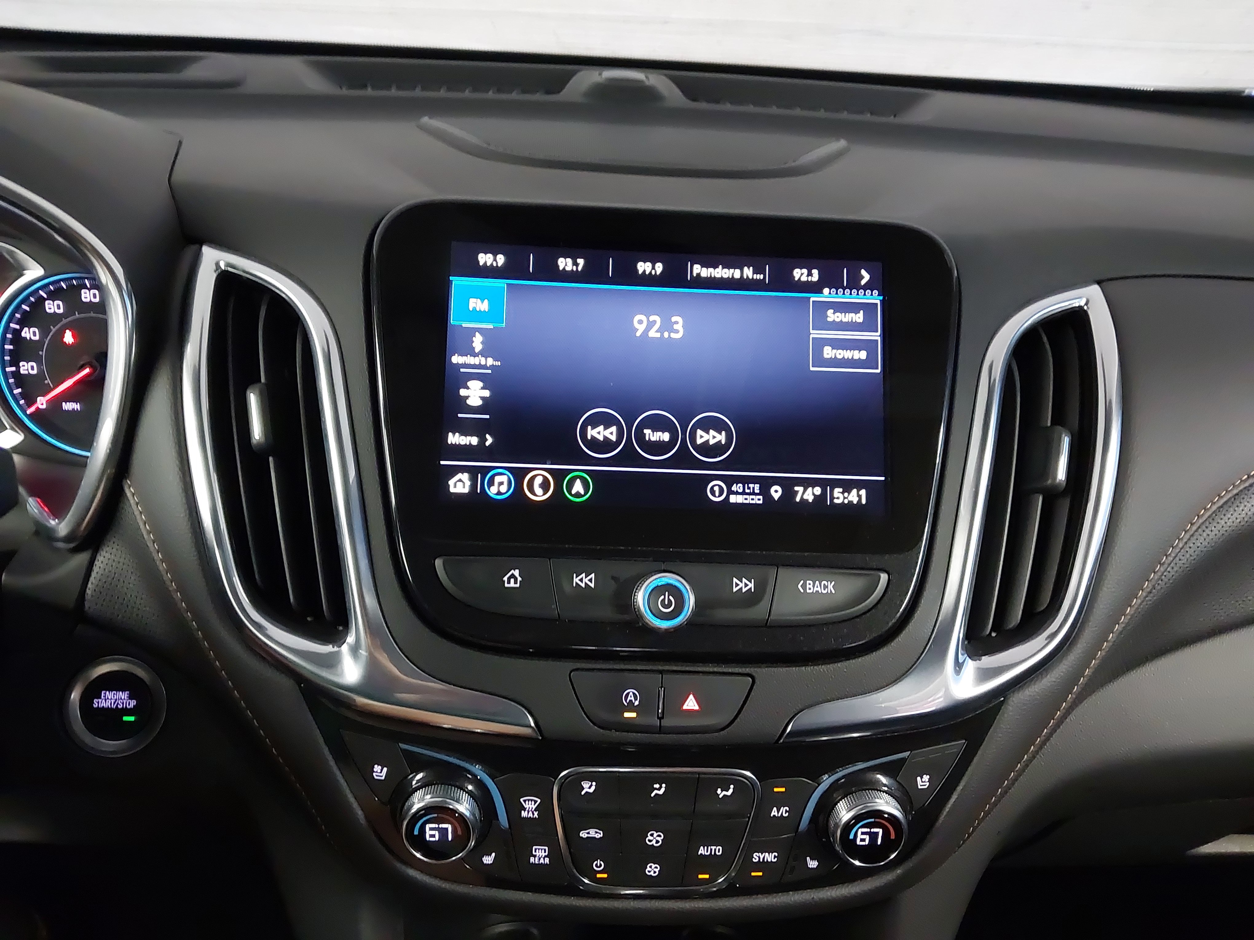 Used 2024 Chevrolet Equinox Premier AWD/4WD image 21