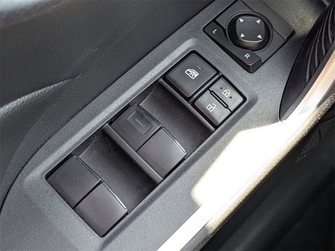 Used 2019 Toyota RAV4 LE image 22