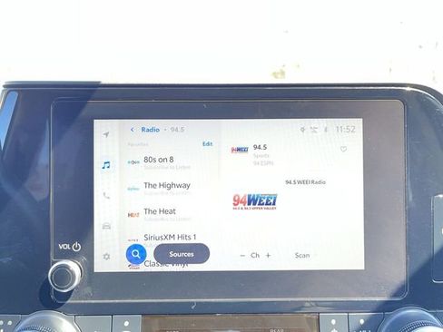 Used 2023 Toyota Highlander XLE AWD/4WD image 17