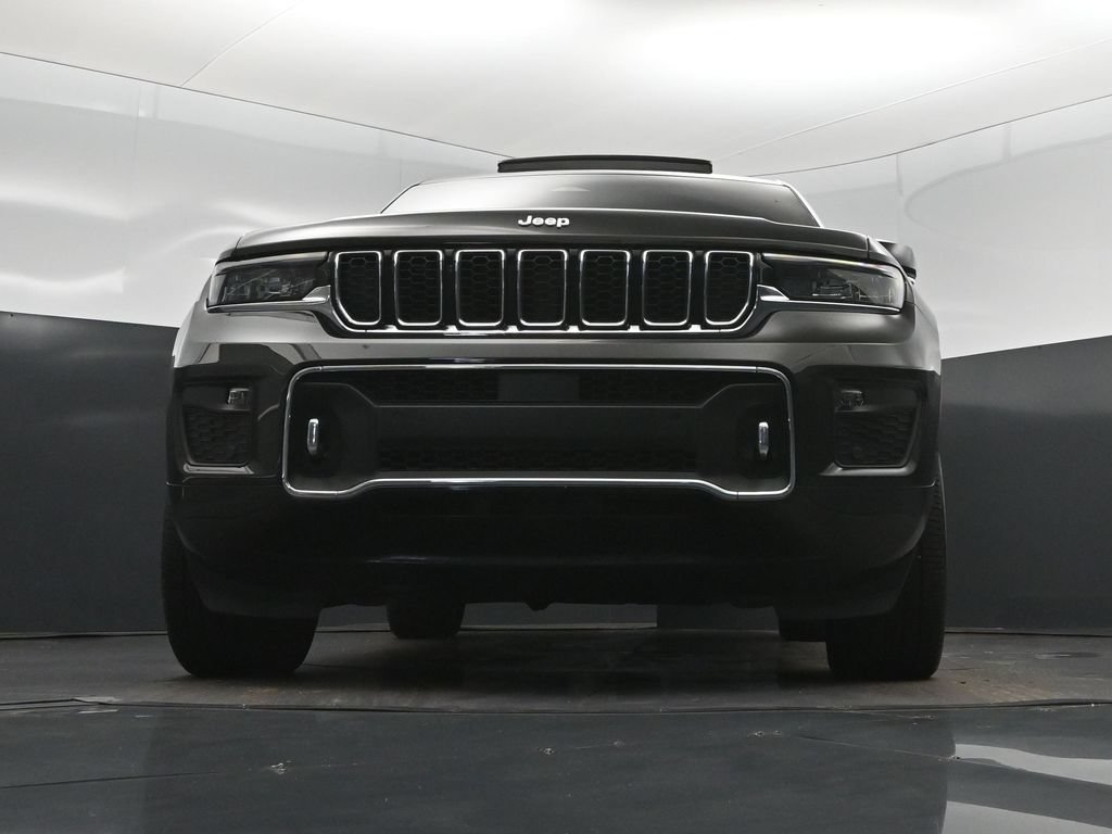 Used 2024 Jeep Grand Cherokee Overland w/ Luxury Tech Group IV AWD/4WD image 45