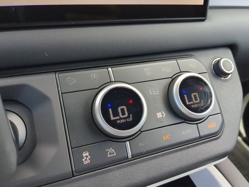 New 2025 Land Rover Defender 110 S image 25