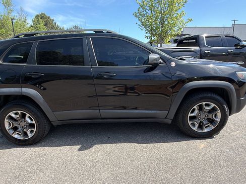 Used 2019 Jeep Cherokee Trailhawk image 7
