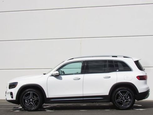 Used 2026 Mercedes-Benz GLB 250 4MATIC image 4