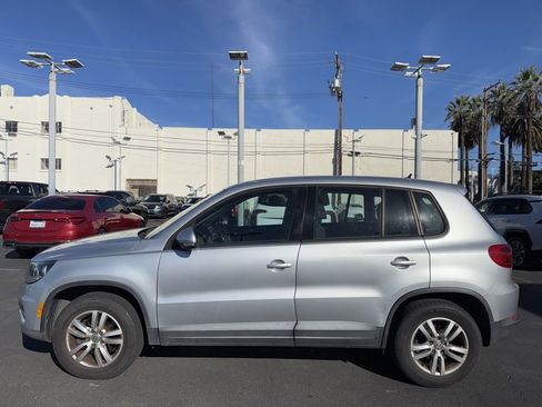 Used 2013 Volkswagen Tiguan S image 11