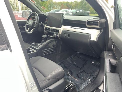 Used 2024 Toyota Tacoma SR5 image 28