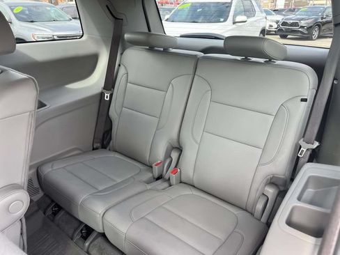 Certified 2023 GMC Acadia SLT w/ Preferred Package AWD/4WD image 12