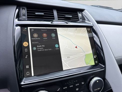 Used 2024 Jaguar E-PACE R-Dynamic SE image 30