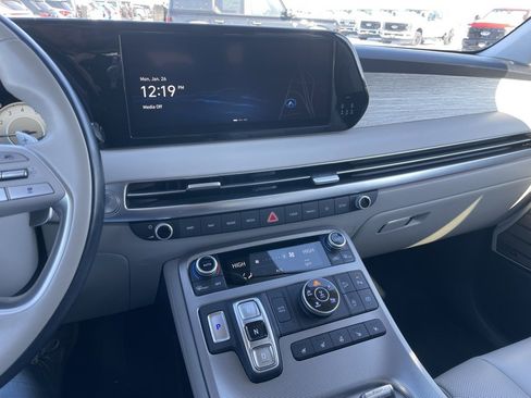 Used 2024 Hyundai Palisade Calligraphy image 11