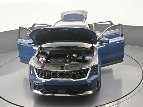 Used 2025 Kia Sorento SX image 79