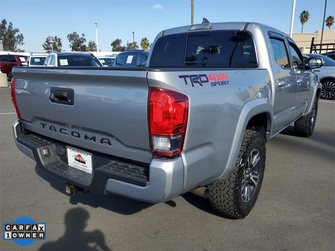 Used 2017 Toyota Tacoma 4x4 Double Cab image 4