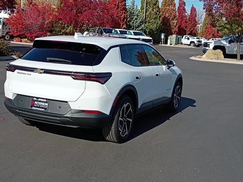 New 2026 Chevrolet Equinox EV LT image 4