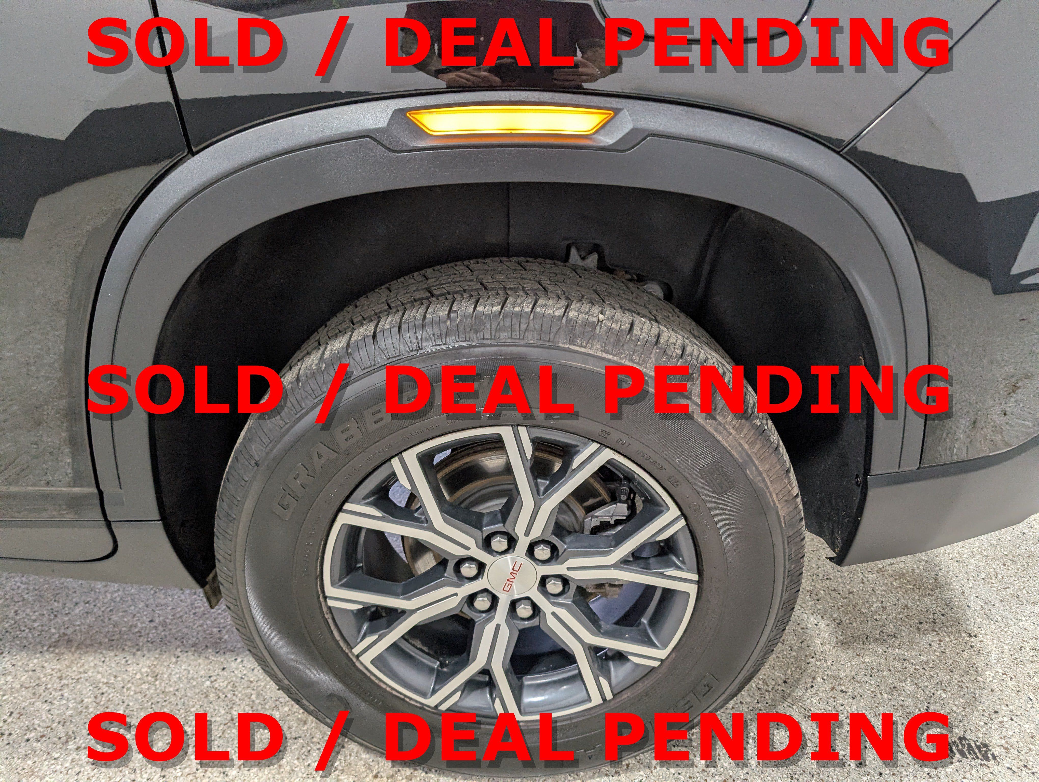 Used 2024 GMC Acadia AT4 w/ Luxury Package AWD/4WD image 10