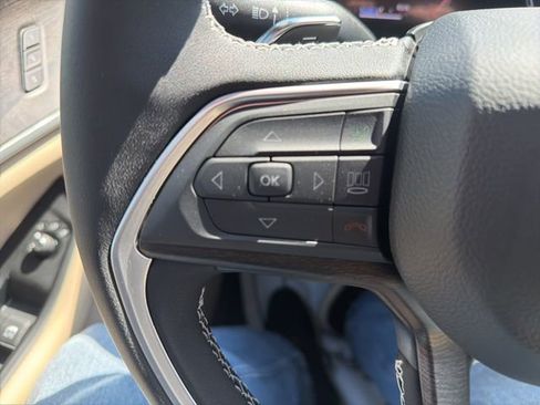 New 2026 Jeep Grand Cherokee Limited RWD image 13