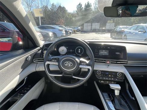 Used 2021 Hyundai Elantra Limited w/ Cargo Package image 10