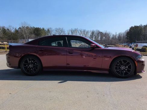 Used 2019 Dodge Charger Scat Pack w/ Navigation & Travel Group image 3