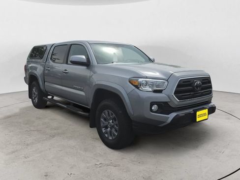 Used 2019 Toyota Tacoma SR5 AWD/4WD image 7