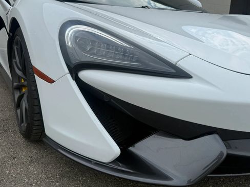 Used 2019 McLaren 570S Spider RWD image 24