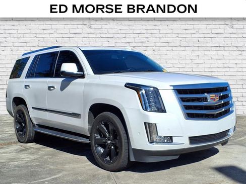 Used 2020 Cadillac Escalade 2WD image 3