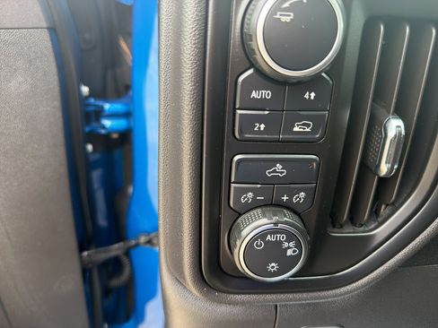 Used 2022 Chevrolet Silverado 1500 Custom w/ LPO, Dark Essentials Package AWD/4WD image 15