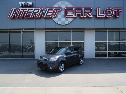 Used 2016 Kia Soul ! w/ Premium Package image 1