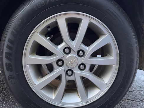 Used 2017 Chevrolet Sonic LT image 33