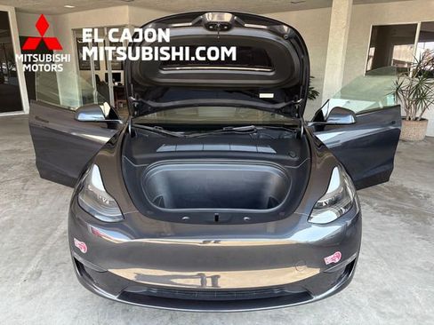 Used 2024 Tesla Model Y Long Range AWD/4WD image 19