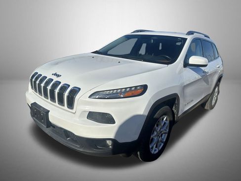 Used 2016 Jeep Cherokee Latitude w/ Cold Weather Group image 1