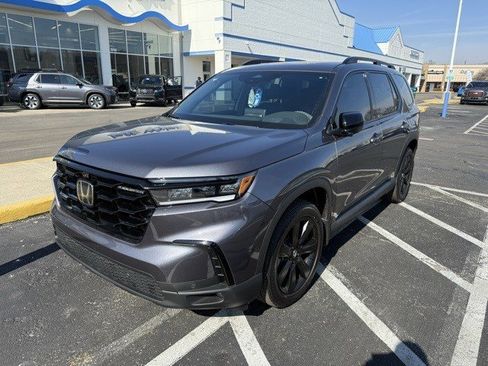 Used 2025 Honda Pilot Black Edition image 5