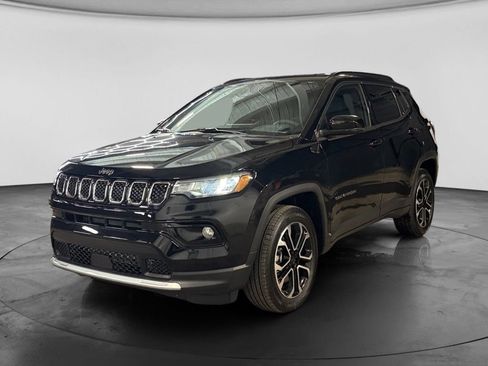 Used 2024 Jeep Compass Limited AWD/4WD image 9