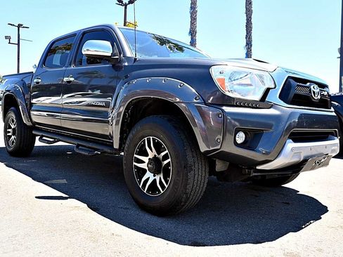 Used 2014 Toyota Tacoma PreRunner w/ SR5 Package RWD image 3